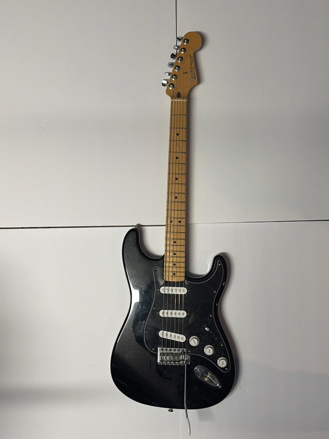 Fender Stratocaster - MIM 2003