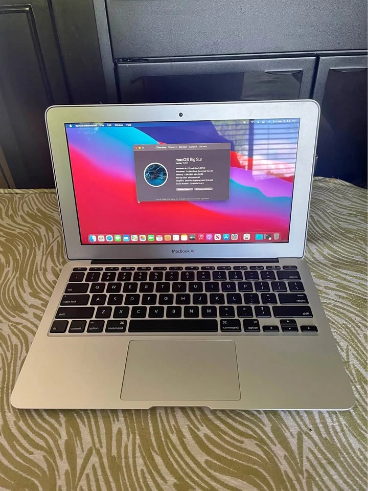 Apple MacBook Air (11”, 2014) 1.4 GHz Intel i5 4GB Laptop