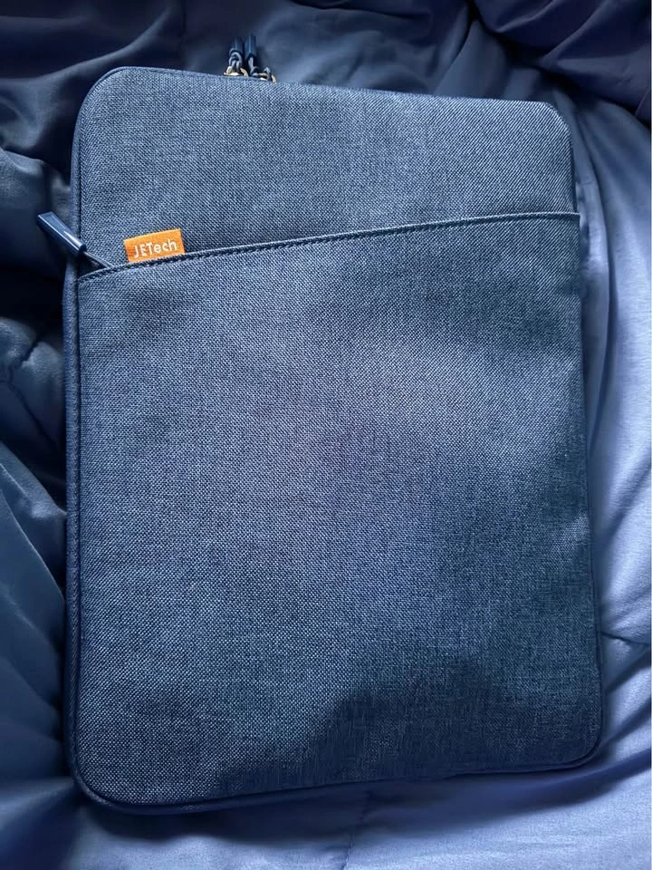 MacBook Neo indigo - photo 2