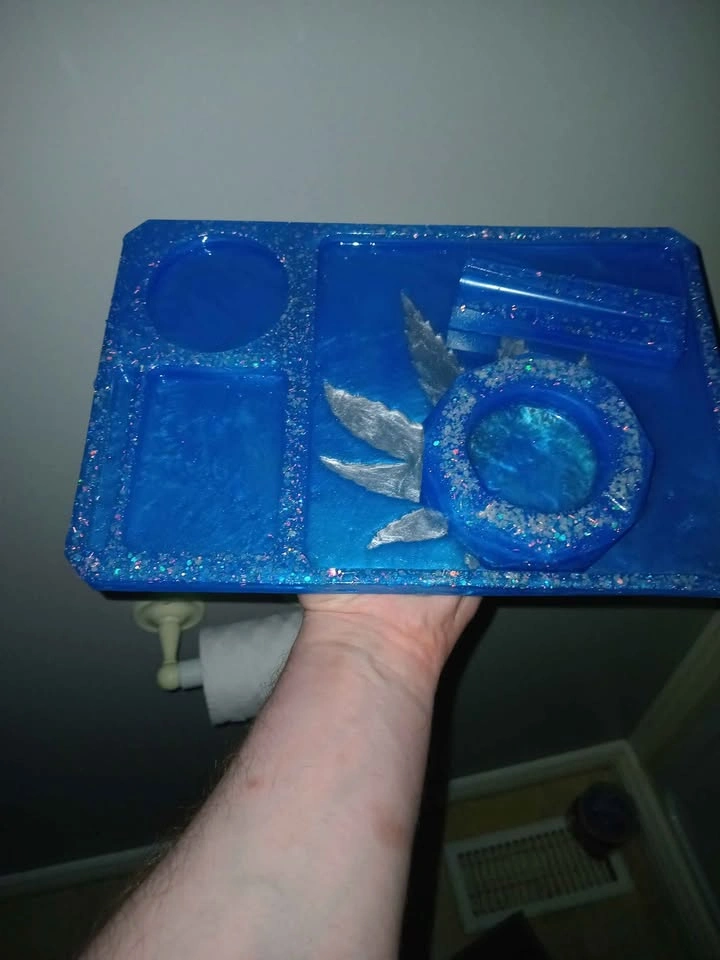 Blue Maple Leaf Ash Tray and Accessories - photo 2
