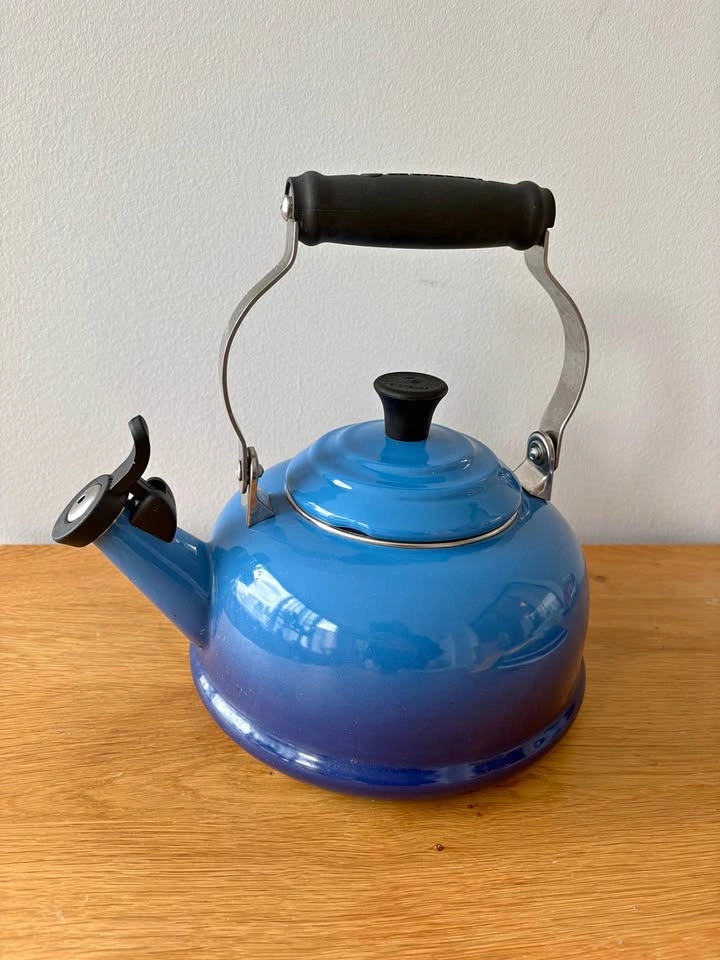 Le Creuset Classic Whistling Kettle