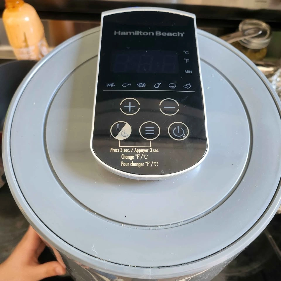 Hamilton Beach Digital Air Fryer 3.7 Qt - photo 2