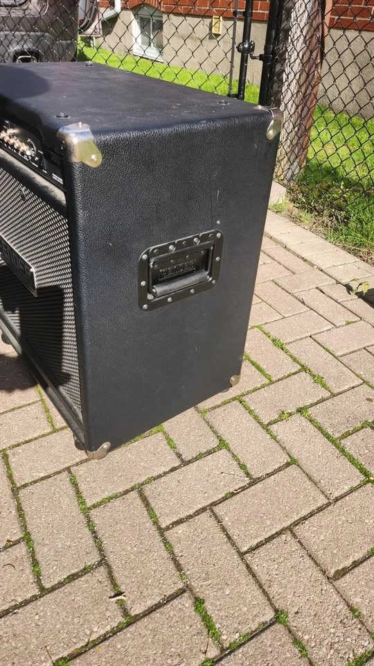 $300 Fender Rumble 350 Bass Combo Amp - photo 4