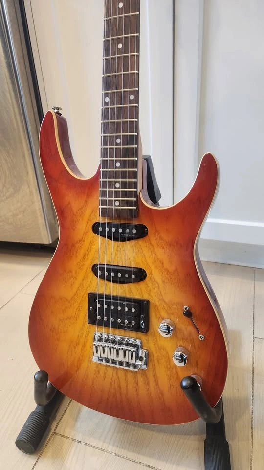 $250 Samick LK35 HSS Electric SuperStrat Guitar - Cherry Burst - photo 3