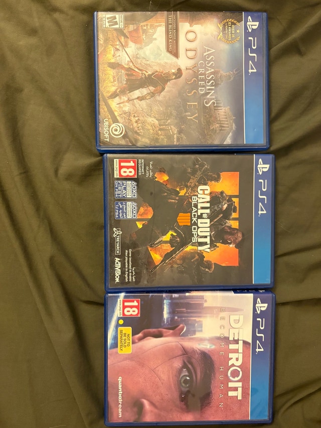 PS4 + 12 Games