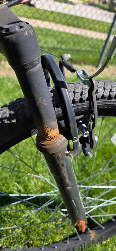 Mongoose Excursion 21-Speed Mountain Bike - photo 2