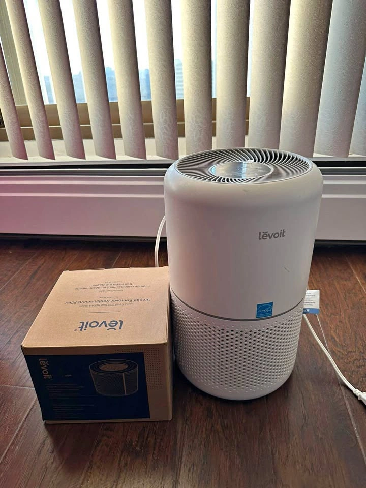 Levoit Air Purifier + BRAND NEW Smoke Remover Filter