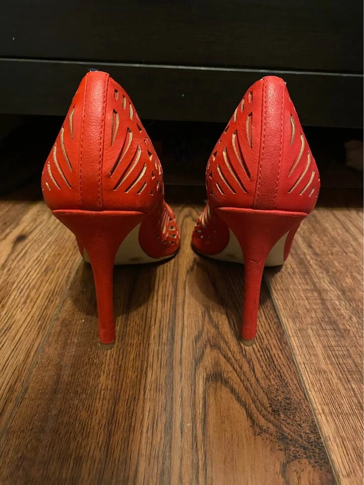 Ladies red stilettos BCBGeneration size 7 - photo 3