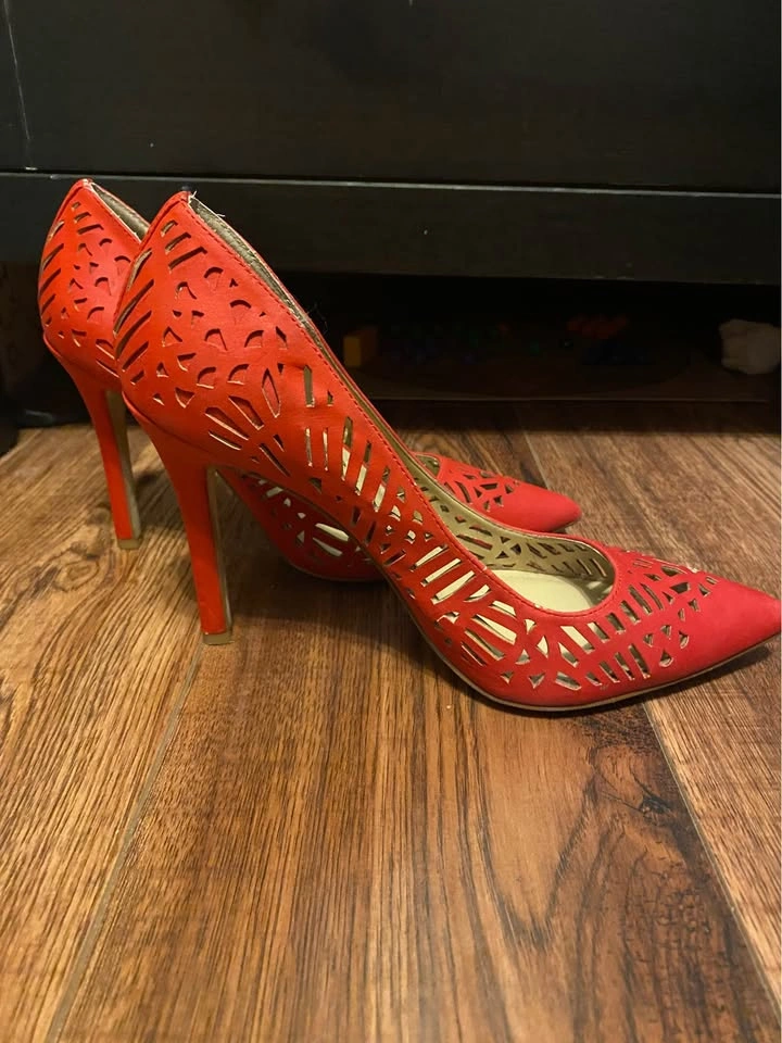 Ladies red stilettos BCBGeneration size 7 - photo 4