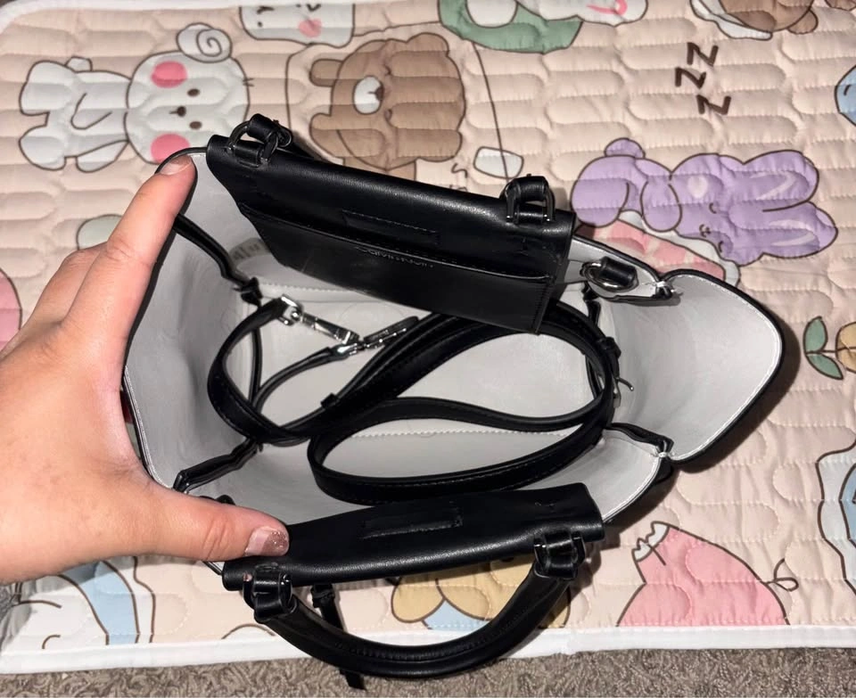 Small Leather Calvin Klein Bag - photo 3
