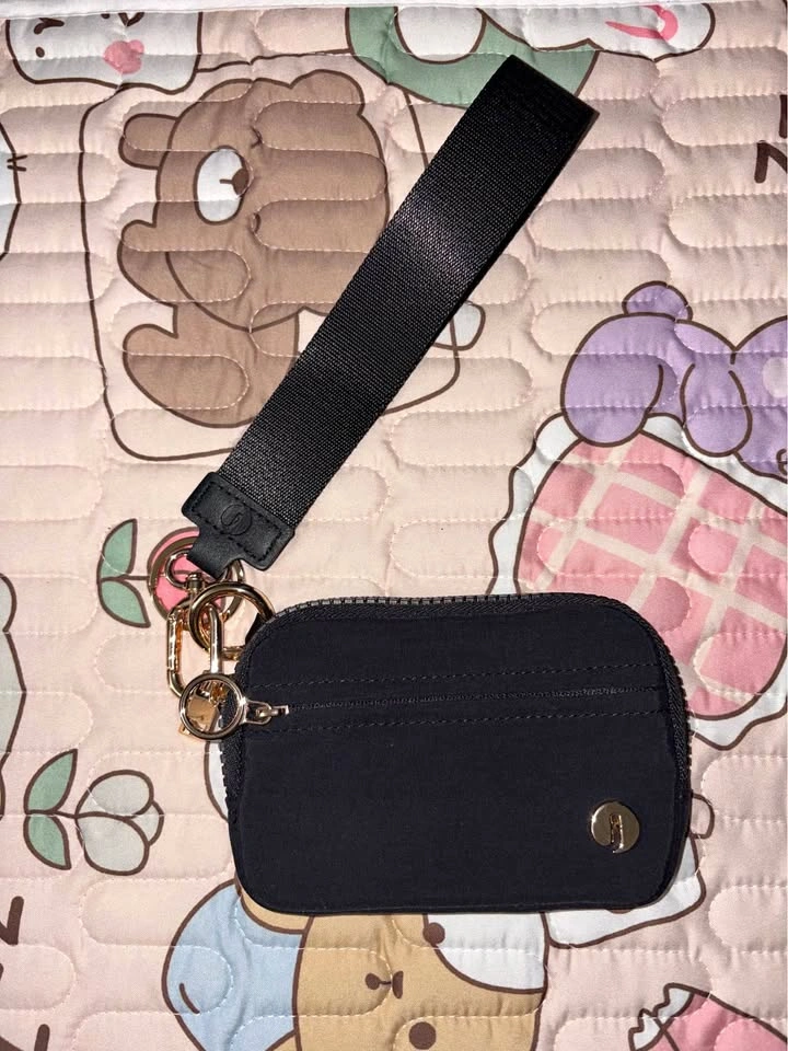 Black coin/card wristlet