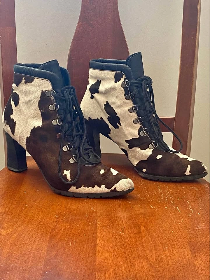 Ladies Cowhide boots Donald Pliner size 9.5