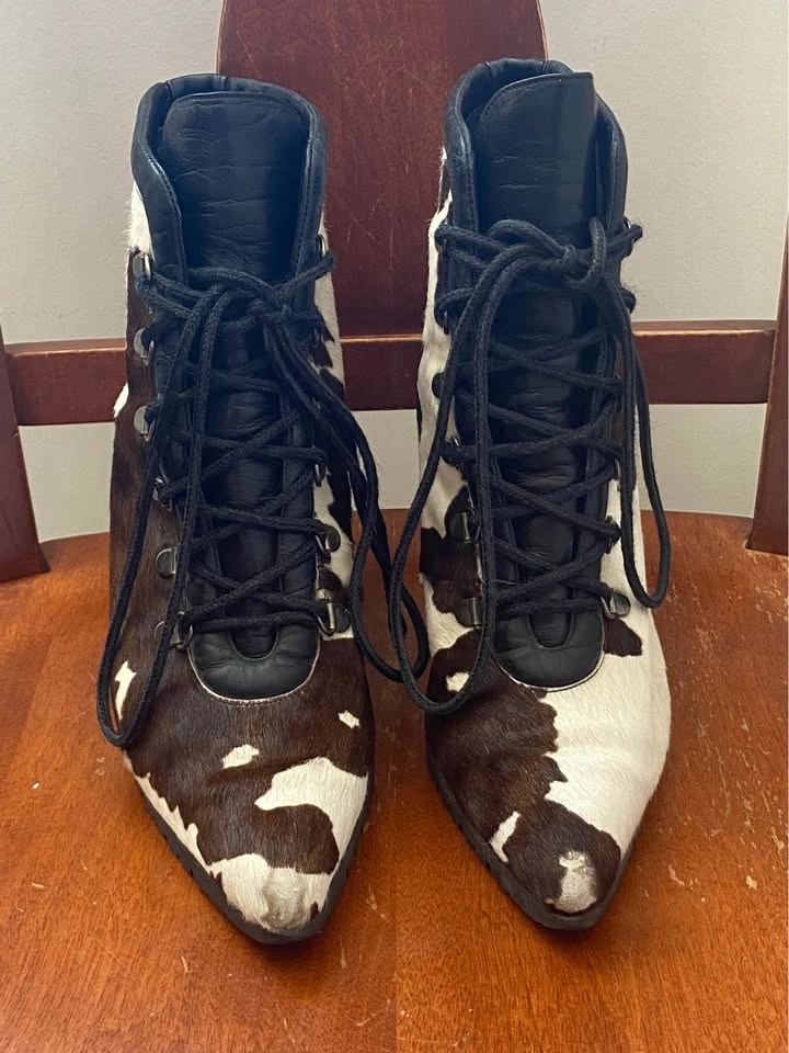Ladies Cowhide boots Donald Pliner size 9.5 - photo 2