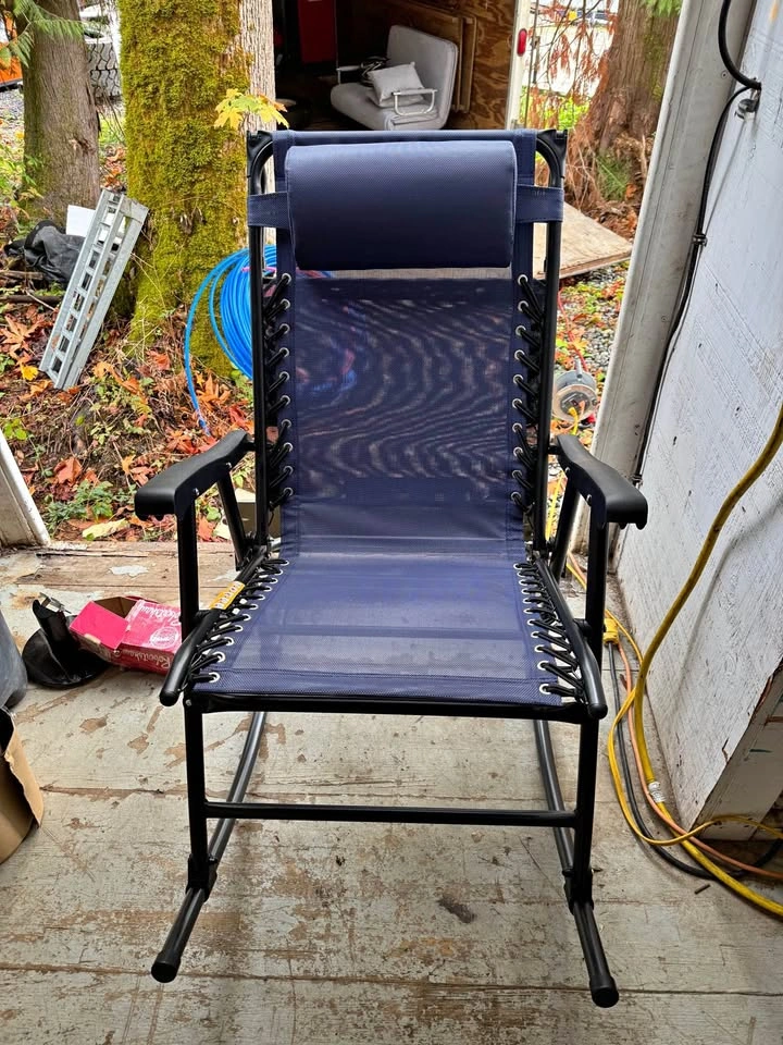 NEW Foldable Rocking Lawn Chair with Canopy