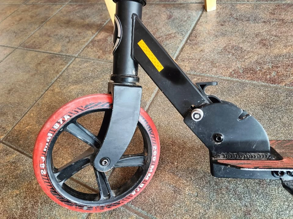 Redline scooter, 200mm wheels - photo 2