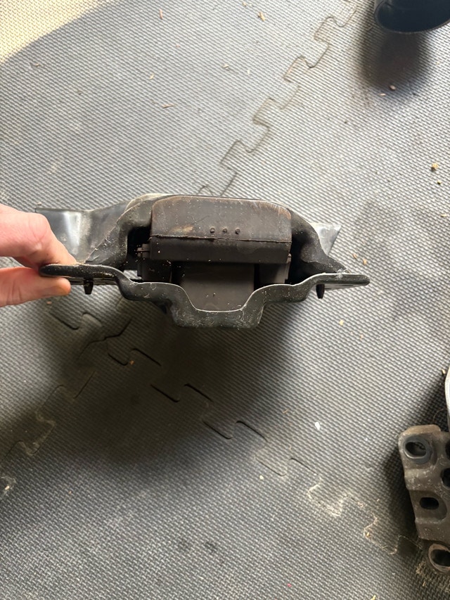 2018 VW MK7 GTI Engine Mounts & Air Intake - photo 2