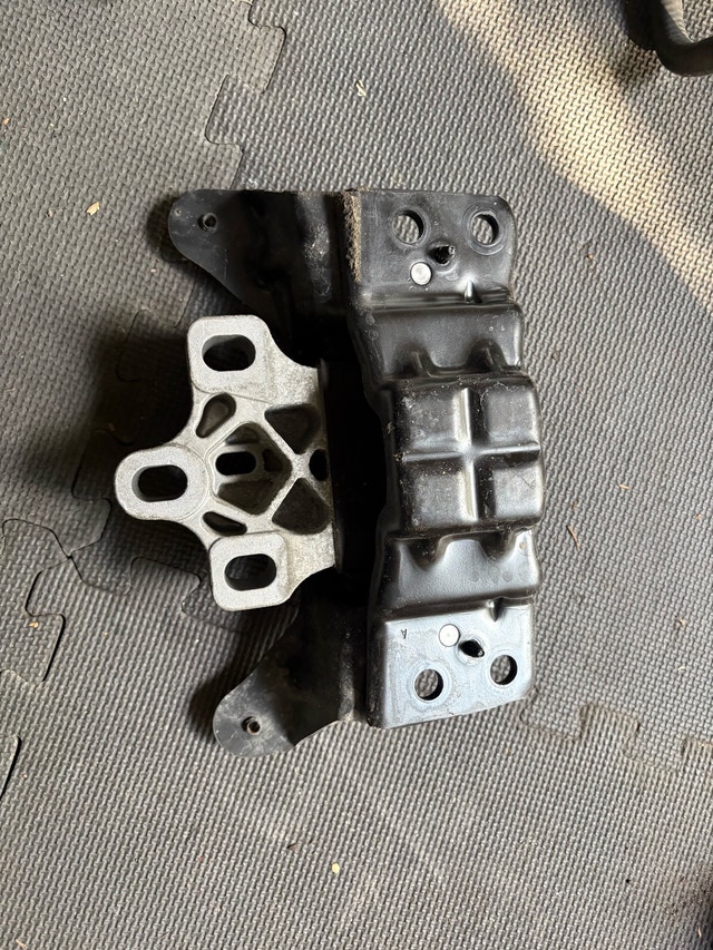 2018 VW MK7 GTI Engine Mounts & Air Intake - photo 3