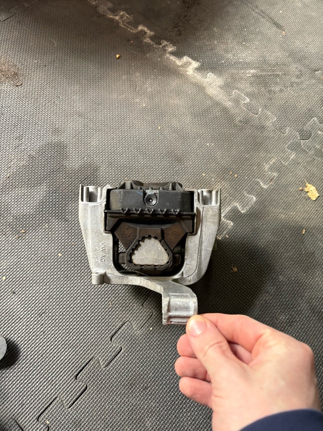 2018 VW MK7 GTI Engine Mounts & Air Intake - photo 5