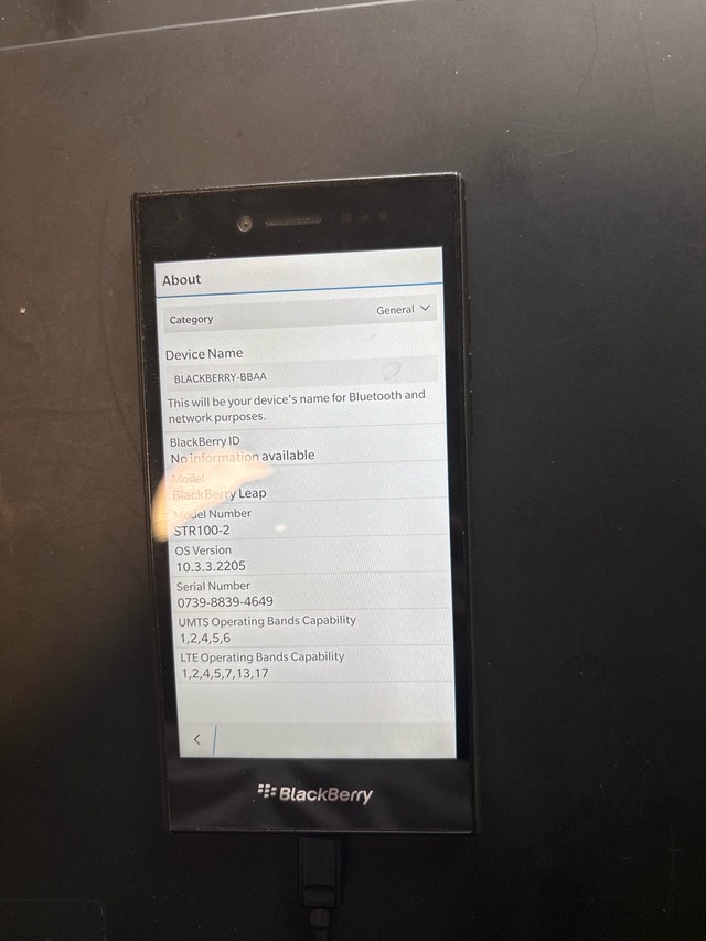 Blackberry Leap - Locked or Unlocked, Very Good Condition - photo 3