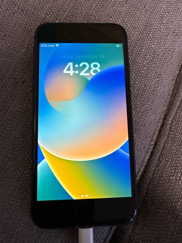 Apple iPhone 8 Unlocked 128GB, 92% Battery - photo 4