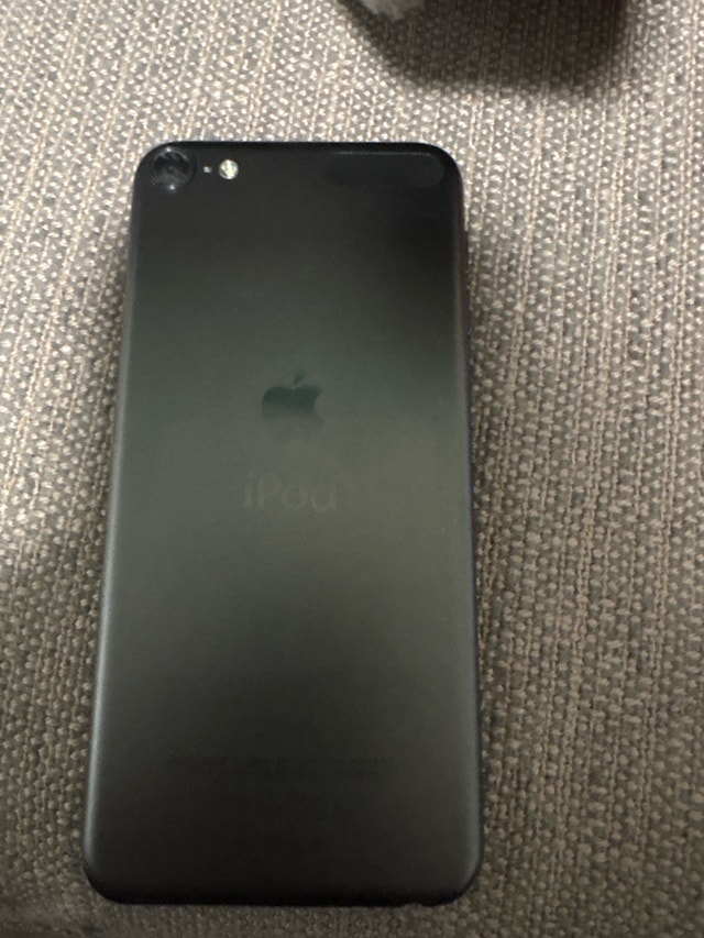 iPod Touch 6th Gen - 16GB - photo 2