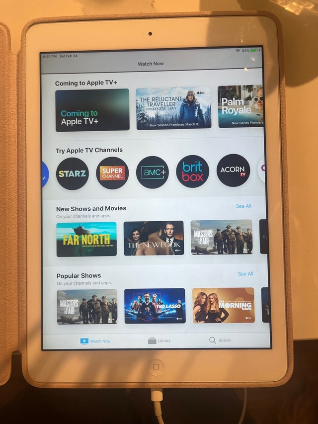 iPad Air 1st Gen 16GB w/ New Case - photo 2