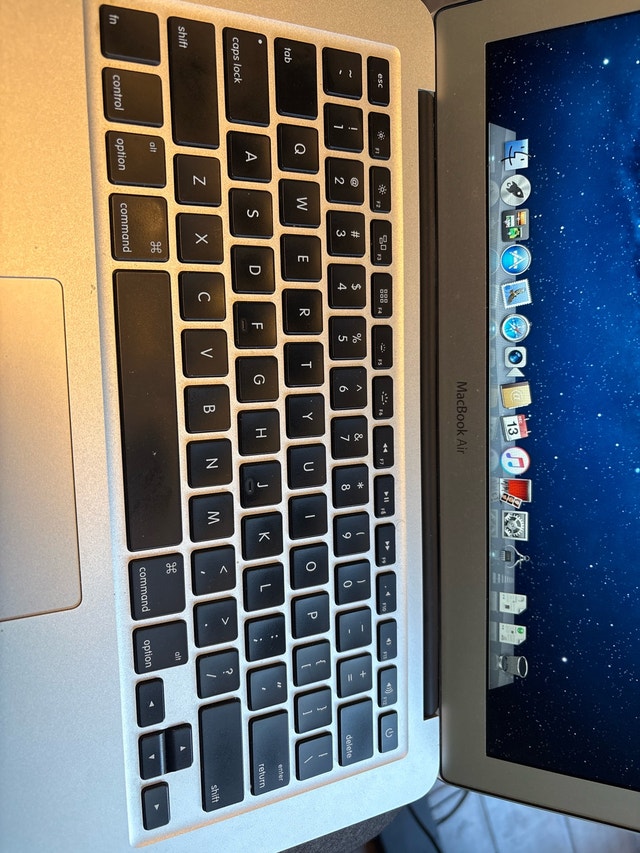 MacBook Air - photo 2