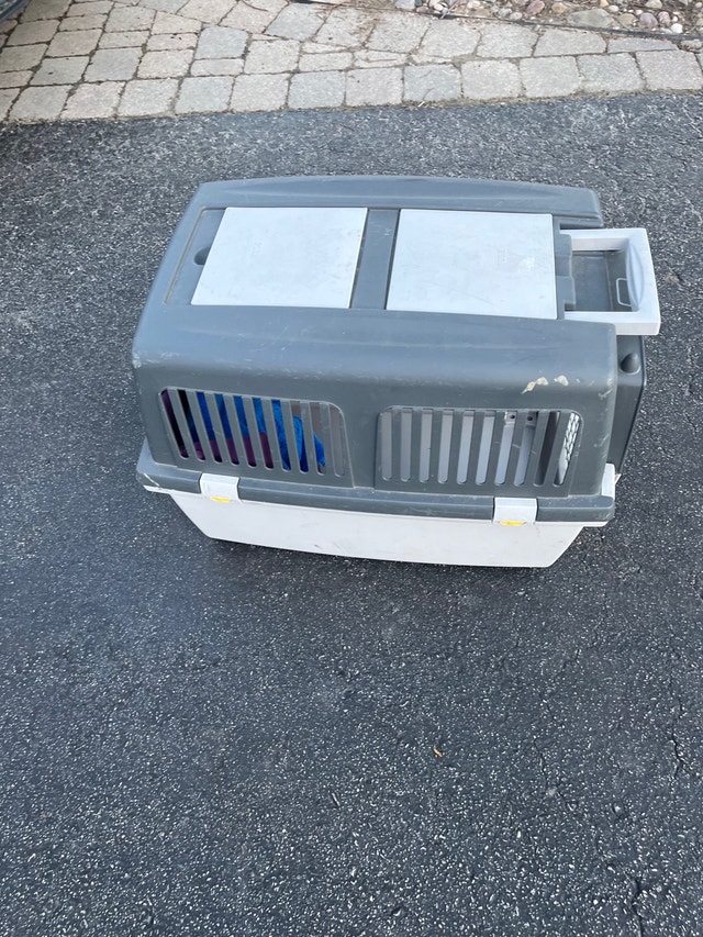 Dog Transport Box with handle and wheels - photo 2