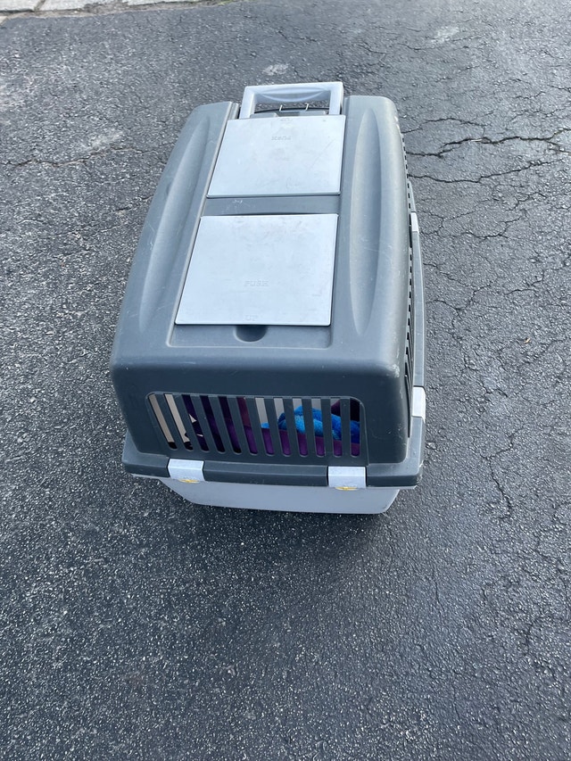 Dog Transport Box with handle and wheels - photo 3