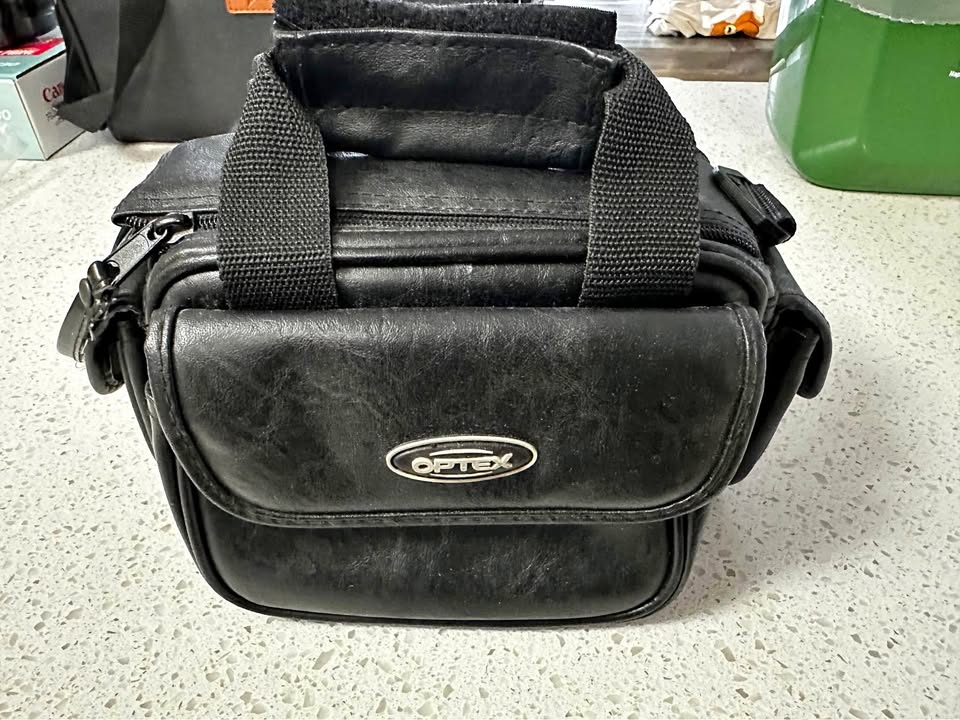 Camera carrying case