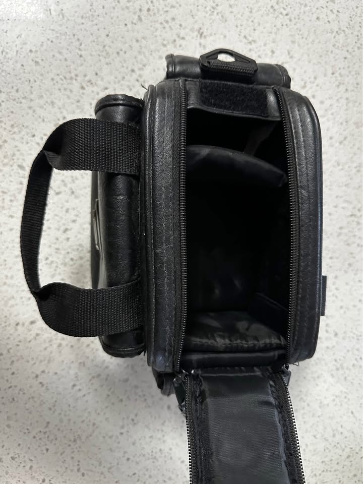 Camera carrying case - photo 2