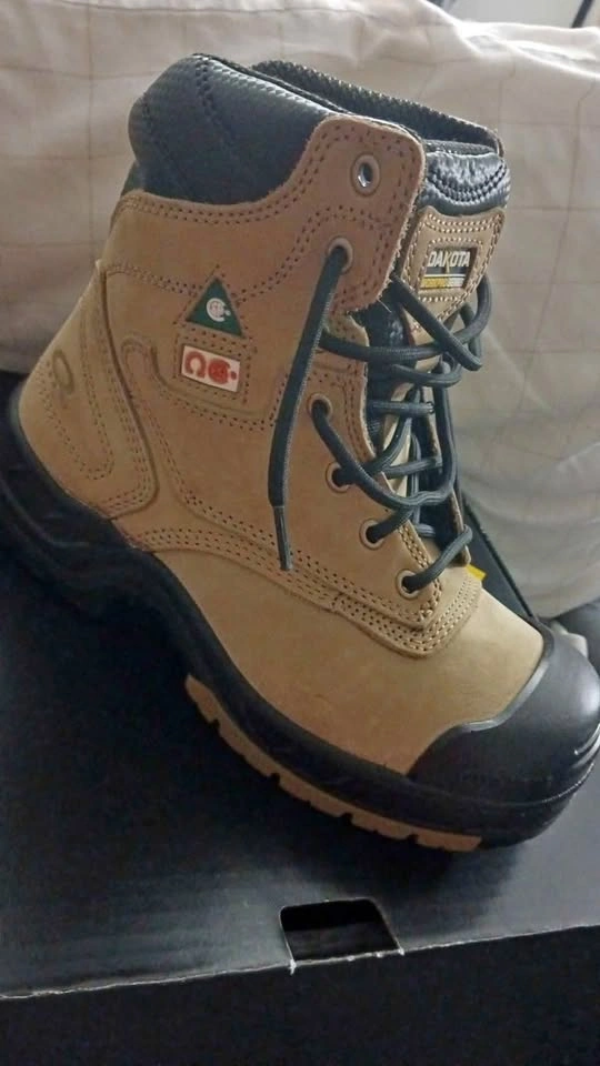 Women's Dakota work safety boots 7.5 - Duratoe