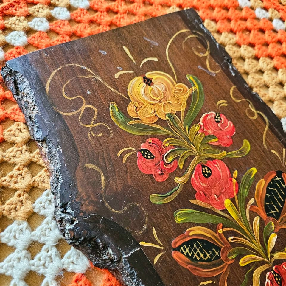 Vintage Folk Art Hand Painted Scandinavian Floral Plaque - photo 2