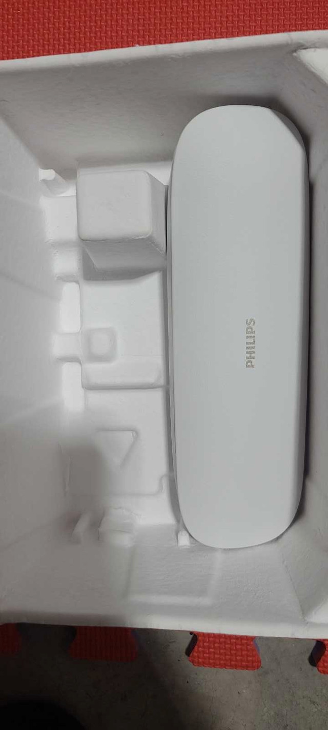Phillips Sonicare toothbrush case - photo 2