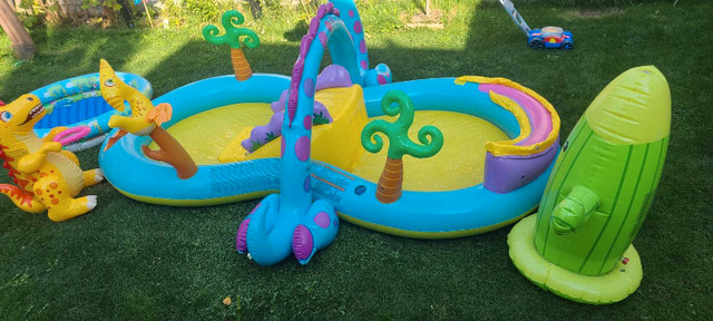 Kids pool and splash pad