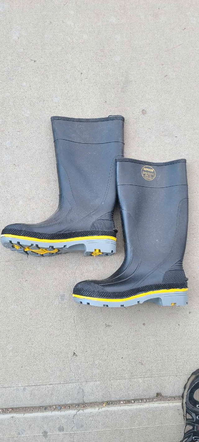 Rainboots size 8 new