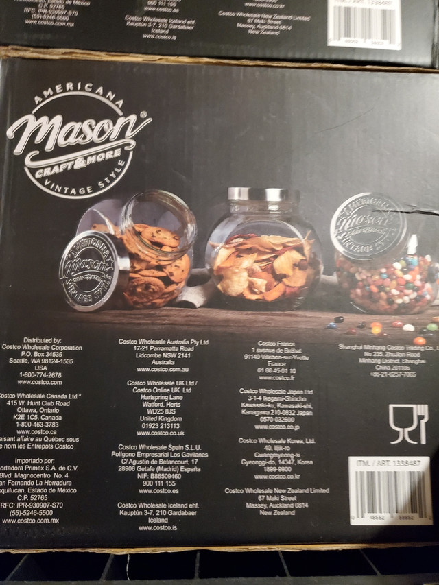 Food storage containers
