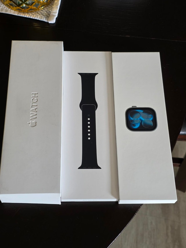 Apple Watch 11 Like New w/ Original Box - Sale/Trade