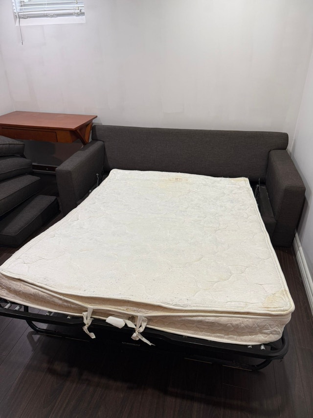 CONTENT SALE - SOFA/TABLE/CHAIRS - photo 2