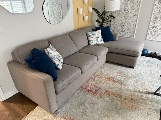 CONTENT SALE - SOFA and LOVE SEAT - photo 2