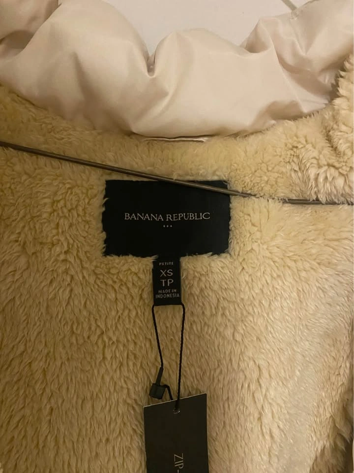 XS Beige Vest NEVER WORN - photo 2