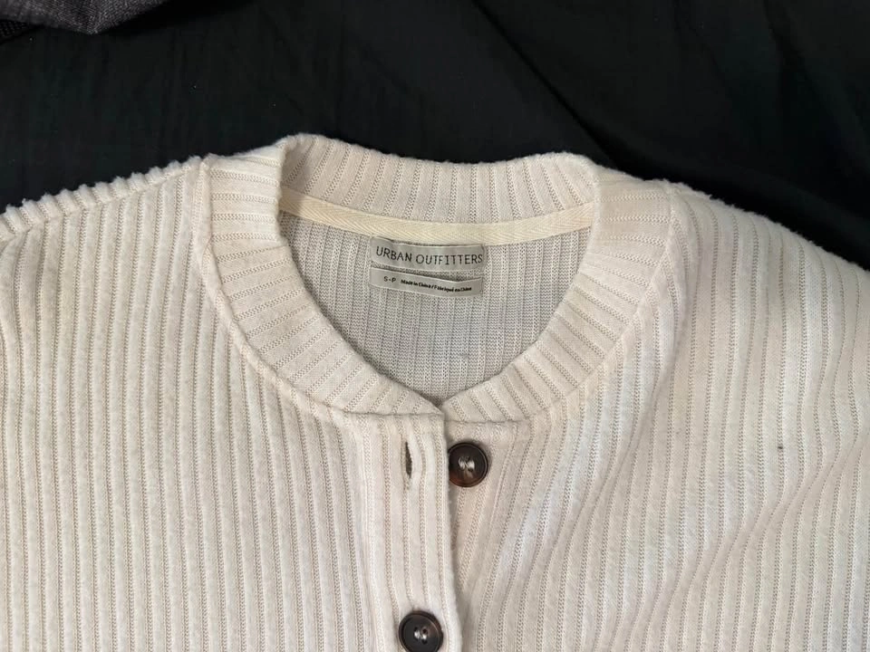 Small Urban Outfitters White Long Sleeve - photo 2