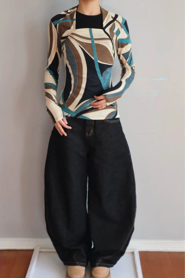 Abstract print long sleeve top - photo 2