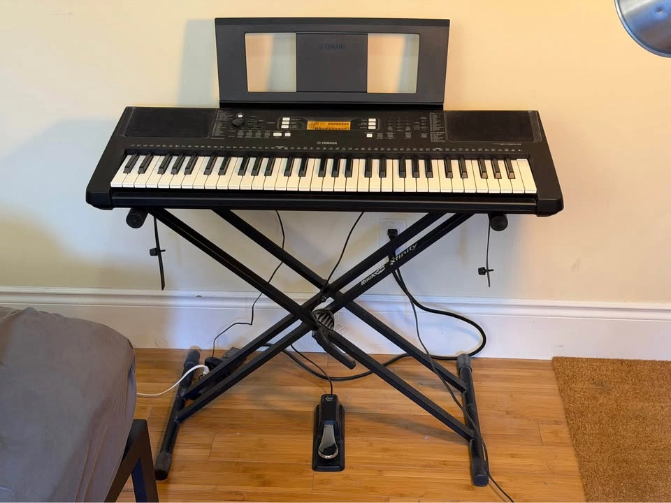 YAMAHA PSR-E363 with stand and pedal - photo 3