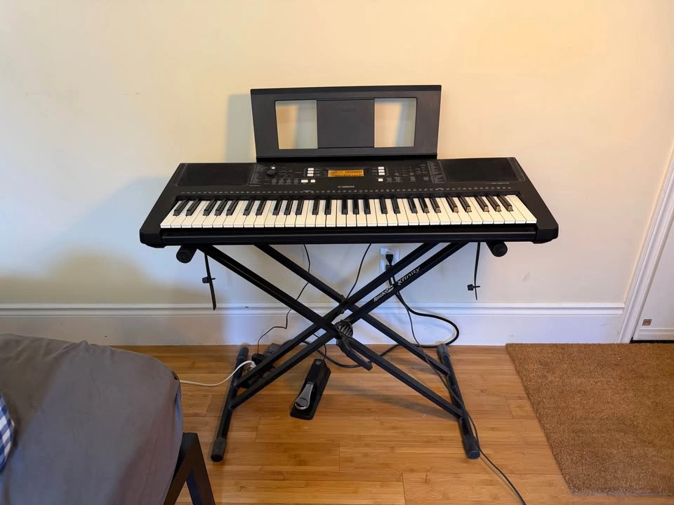 YAMAHA PSR-E363 with stand and pedal - photo 4