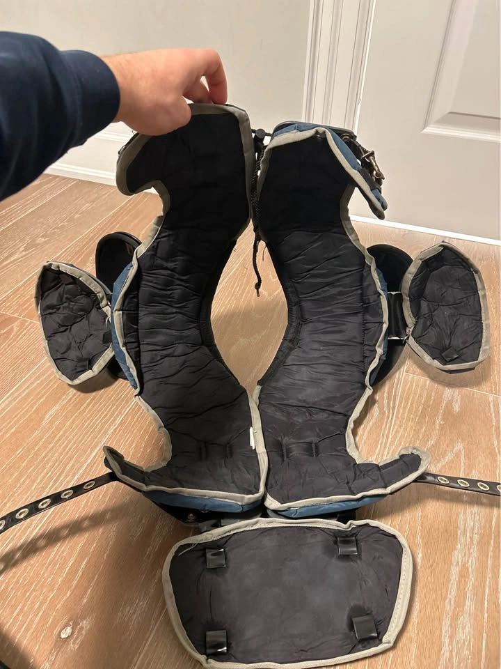 Riddell Phenom Shoulder Pads - Medium - photo 3