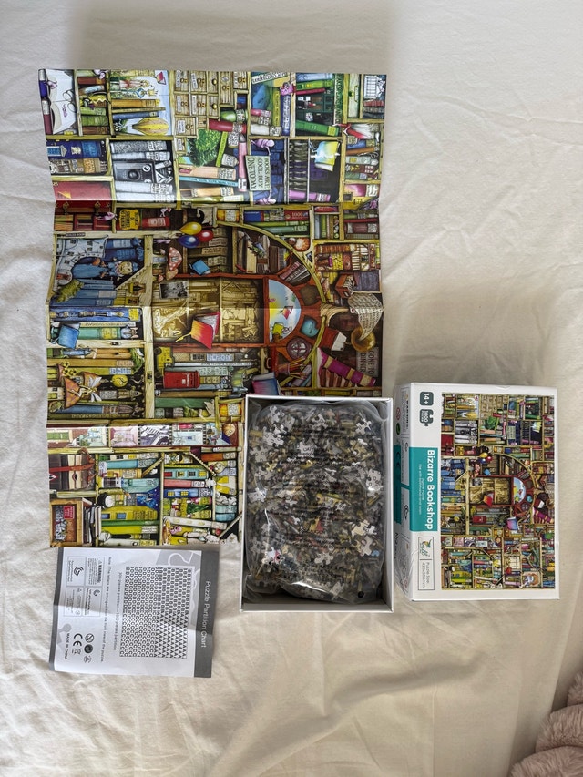 Bizarre Bookshop Puzzle - 1000 Pieces