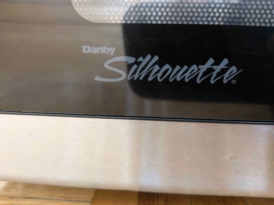 Danby Silhouette Stainless Steel Microwave - photo 3