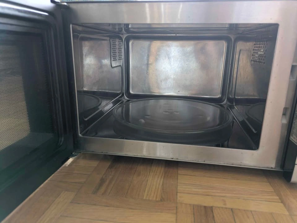 Danby Silhouette Stainless Steel Microwave - photo 4
