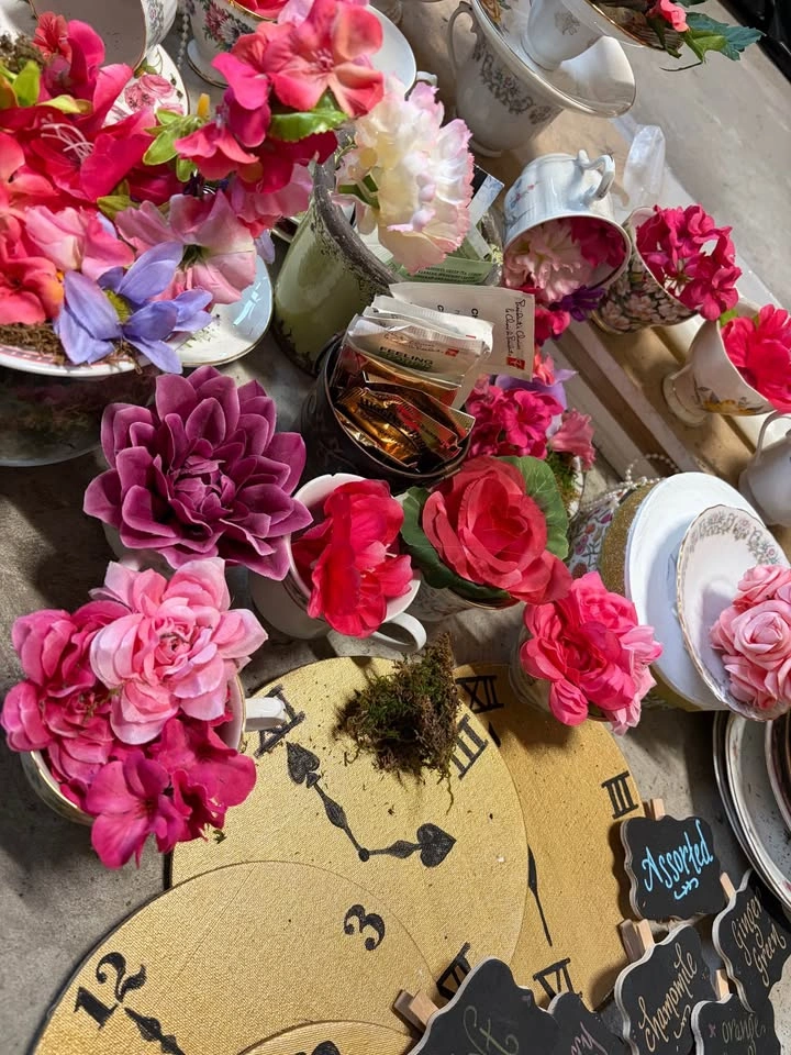 Tea Party Decorations Alice in ONEderland, Lawn Flamingos - photo 4